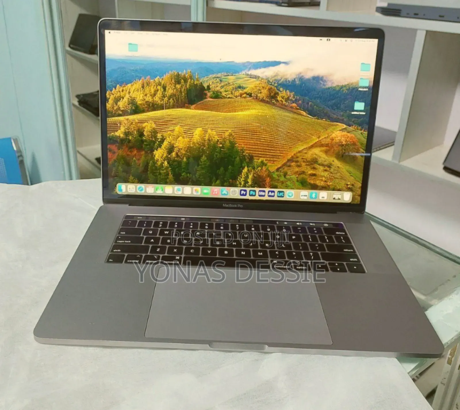 New Laptop Apple MacBook Pro 2019 16GB Intel Core i7 SSD 512GB