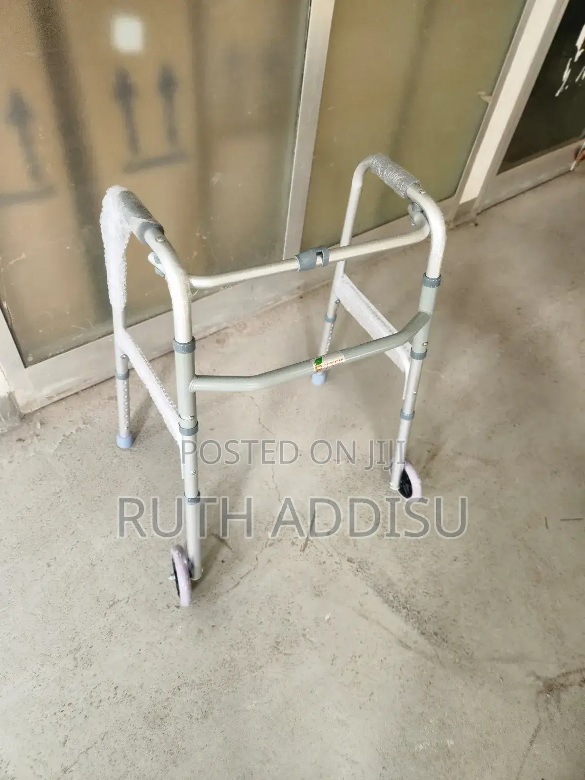 ወከር አልሙኒየም ተጣጣፊ ወከር Walker Foldanle Ealderly Walking Aid