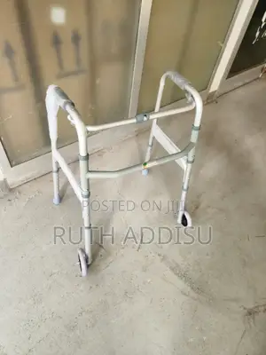 ወከር አልሙኒየም ተጣጣፊ ወከር Walker Foldanle Ealderly Walking Aid