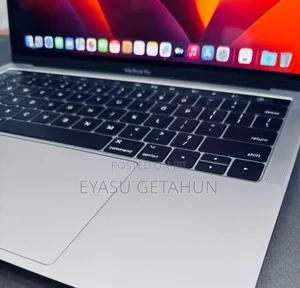 New Laptop Apple MacBook Pro 2017 8GB Intel Core I5 SSD 256GB