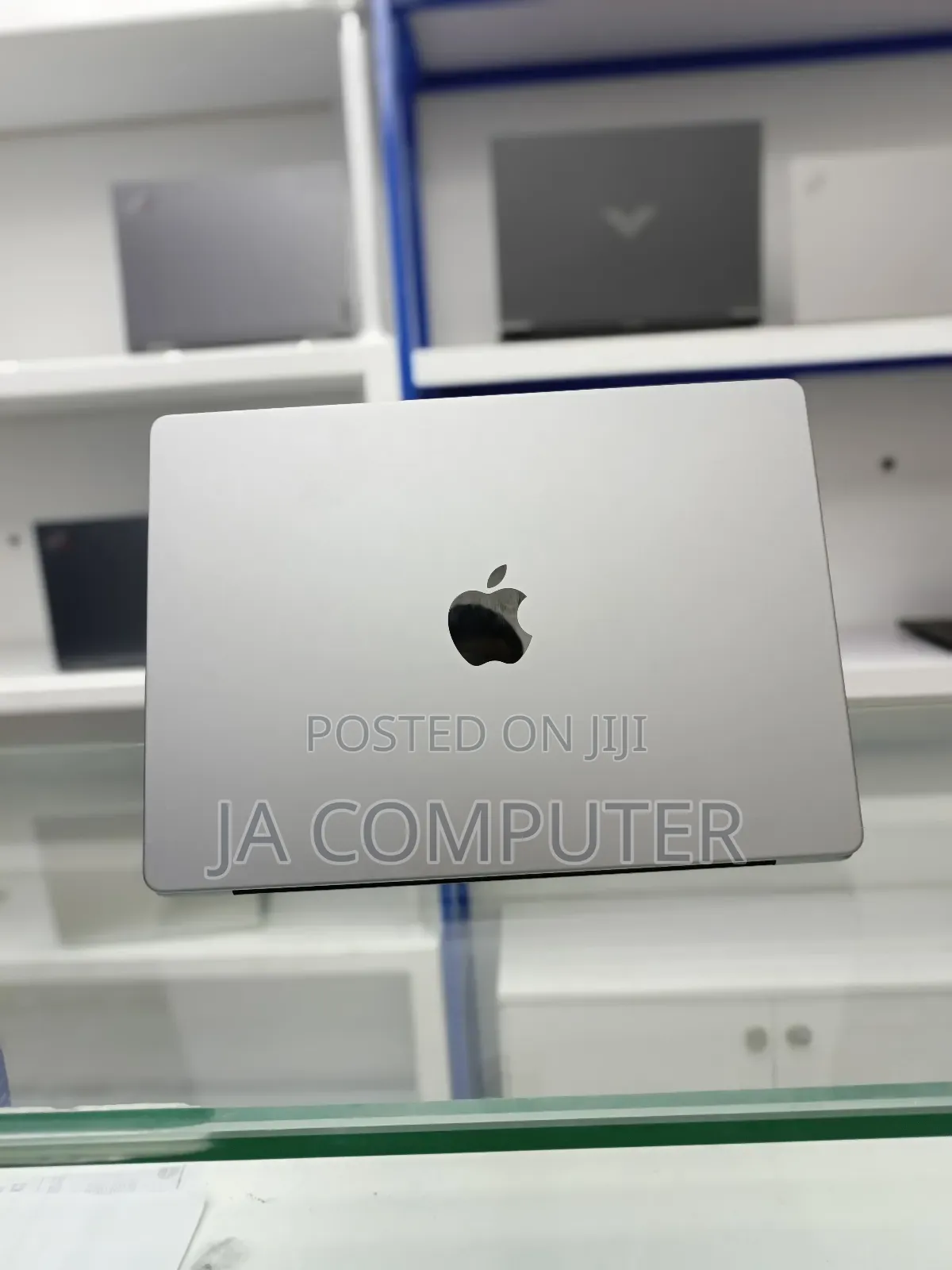 New Laptop Apple MacBook Pro 2021 M1 32GB Apple M1 Pro SSD 512GB