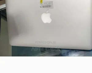 New Laptop Apple MacBook Pro 2015 8GB Intel Core I5 SSD 256GB