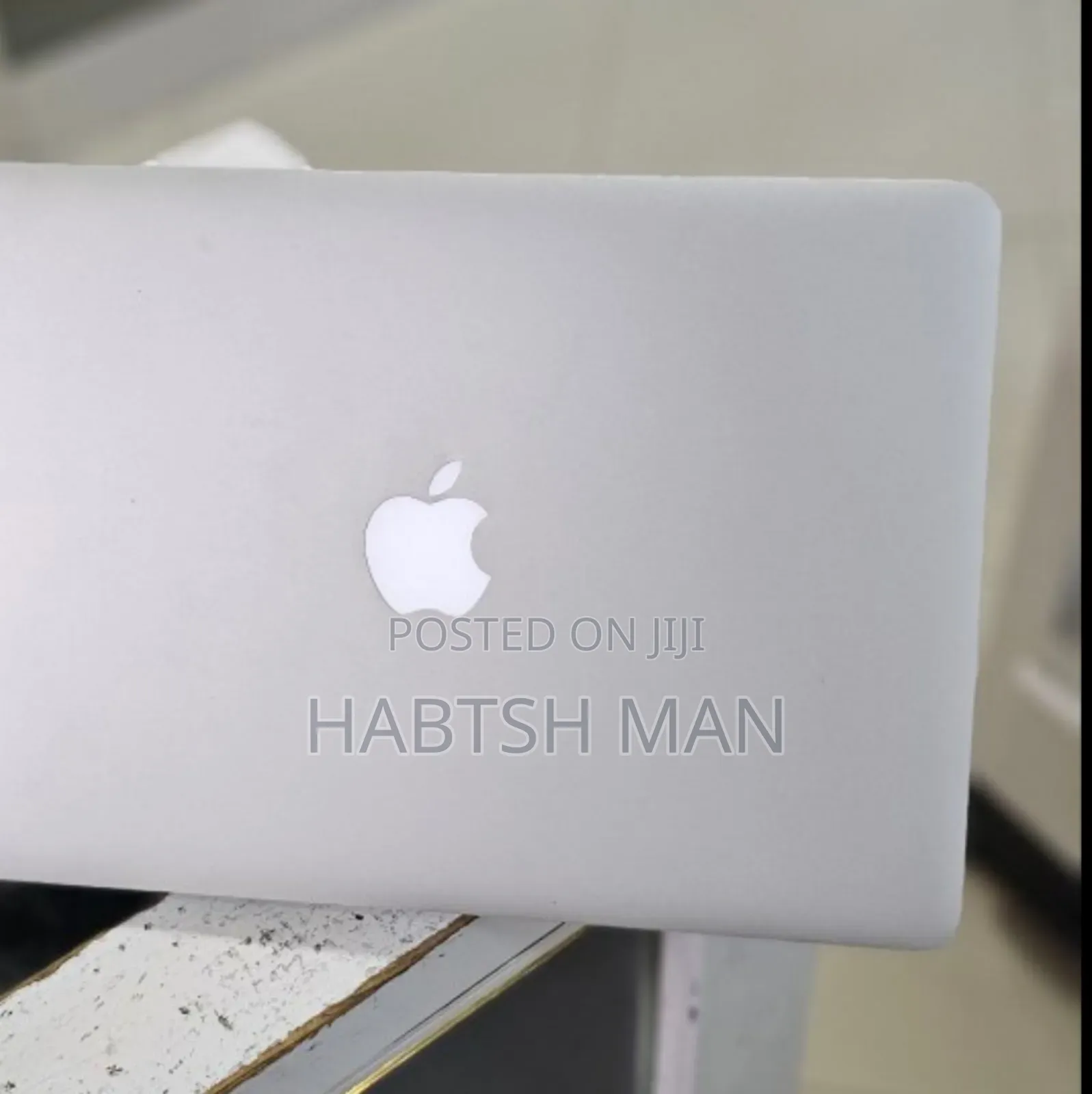 New Laptop Apple MacBook Pro 2015 8GB Intel Core I5 SSD 256GB