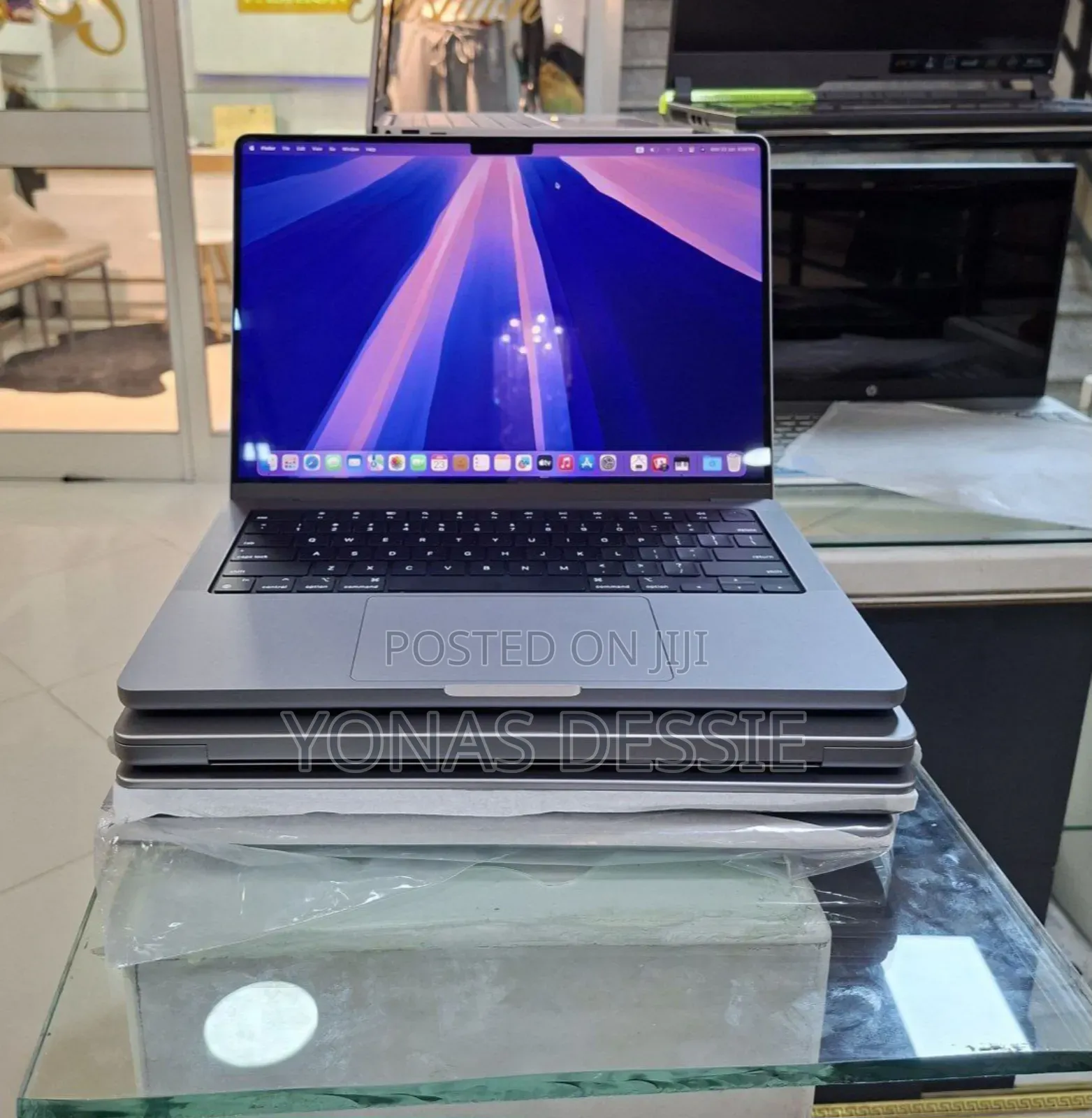 New Laptop Apple MacBook Pro M1 16GB SSD 1T