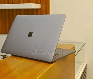 New Laptop Apple MacBook Pro 2019 16GB Intel Core i7 SSD 512GB