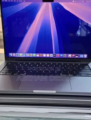 New Laptop Apple MacBook 16GB Apple M1 SSD 1T