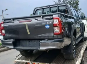 New Toyota Hilux 2024 Gray
