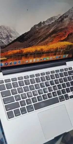 New Laptop Apple MacBook Pro 2015 8GB Intel Core I5 SSD 256GB