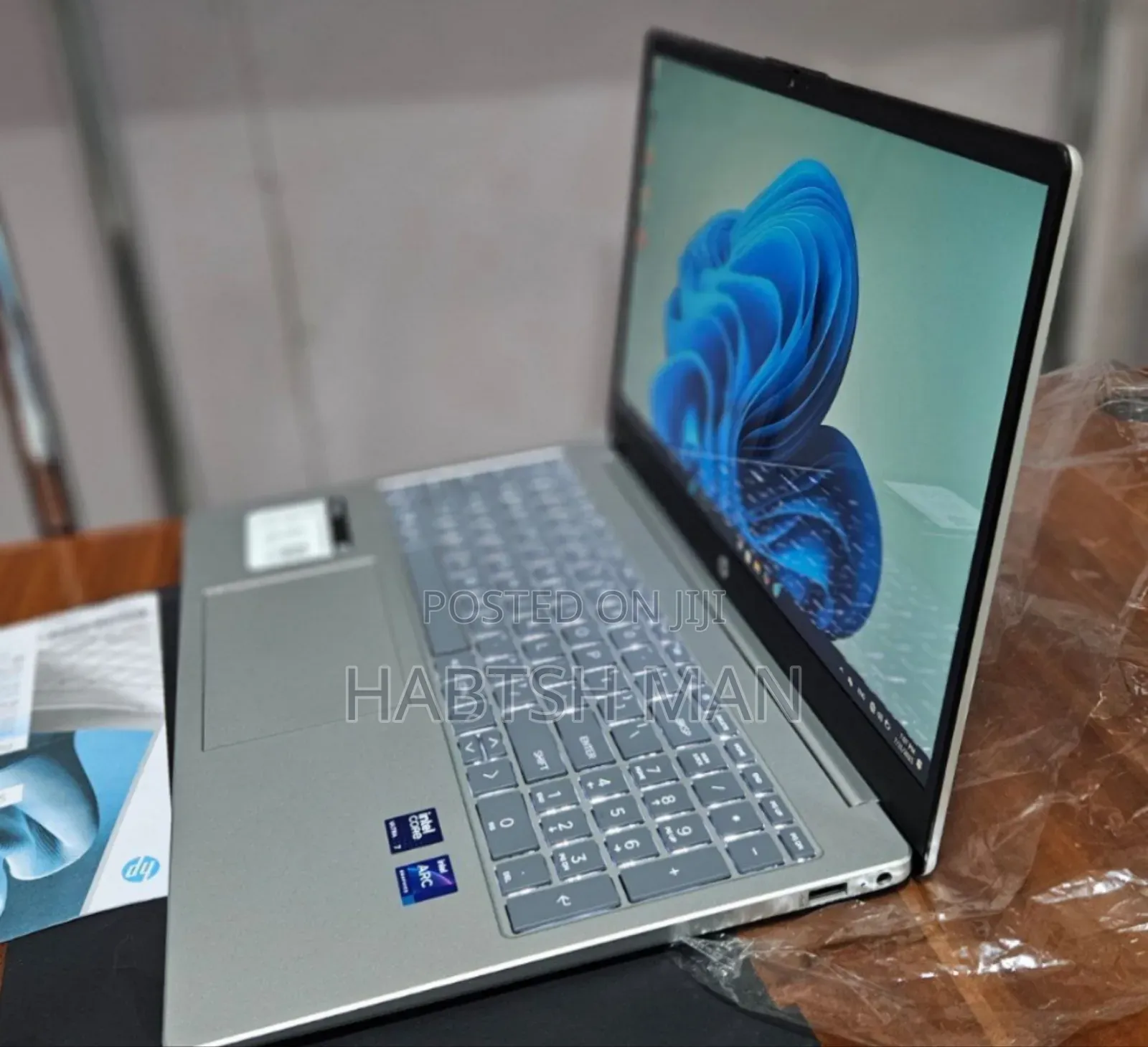 New Laptop HP Envy X360 16GB Intel Core Ultra 7 SSD 512GB