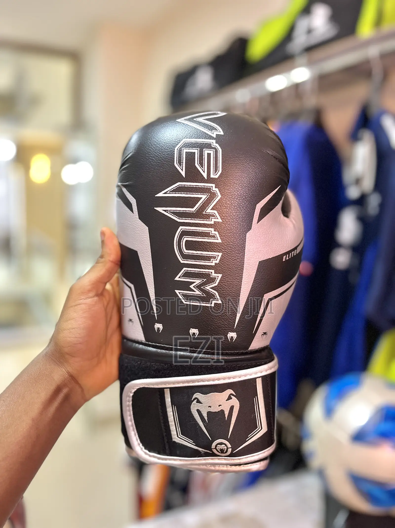 Venom Gloves