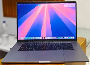 New Laptop Apple MacBook Pro 2017 16GB Intel Core I7 SSD 512GB