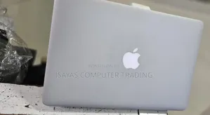 New Laptop Apple MacBook 2015 8GB Intel Core I5 SSD 256GB