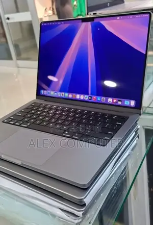 New Laptop Apple MacBook Pro 2021 M1 16GB Apple M1 Pro SSD 512GB