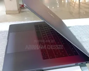 New Laptop Apple MacBook Pro 2016 16GB Intel Core I7 SSD 512GB