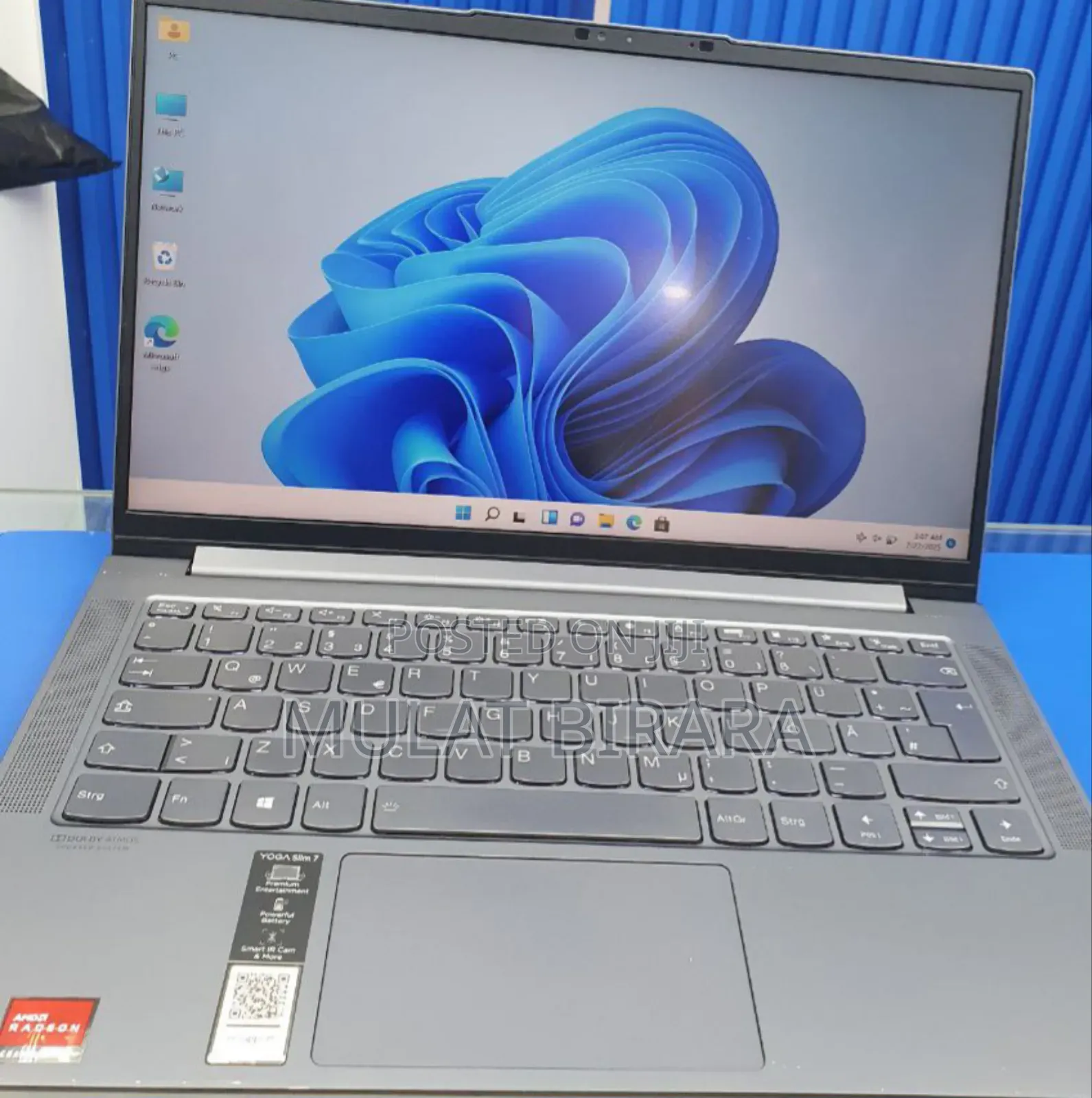 New Laptop Lenovo Yoga 7i 16GB AMD Ryzen 7 SSD 512GB