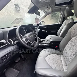 New Toyota Highlander Hybrid 2024 Green