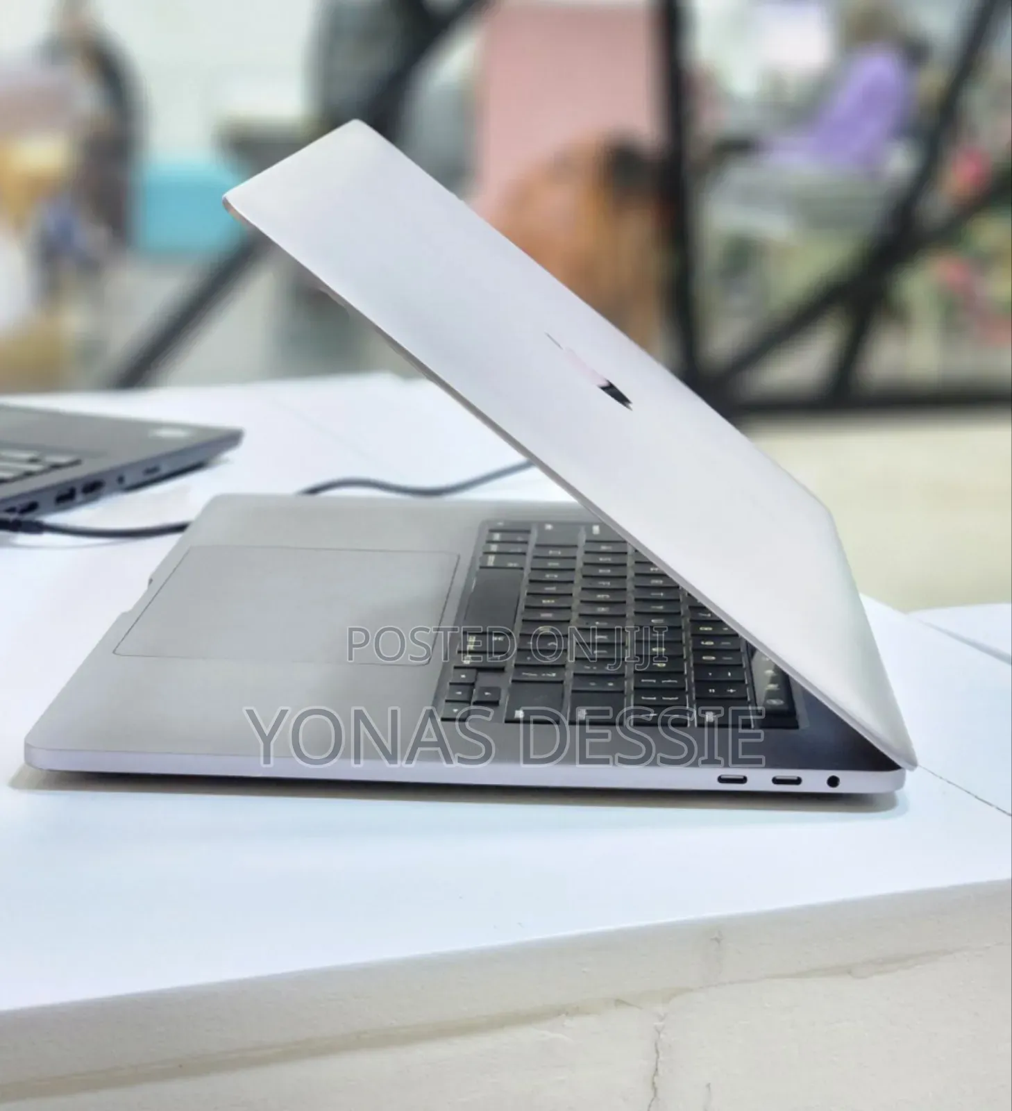 New Laptop Apple MacBook Pro 2019 32GB Intel Core i9 SSD 1T