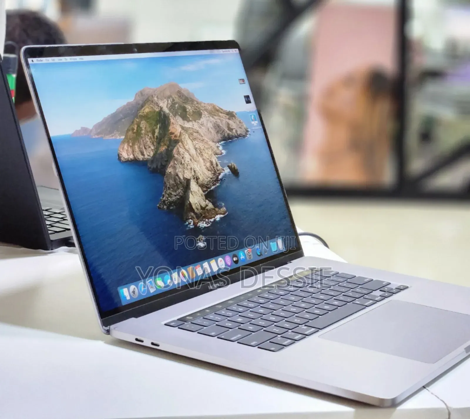 New Laptop Apple MacBook Pro 2019 32GB Intel Core i9 SSD 1T