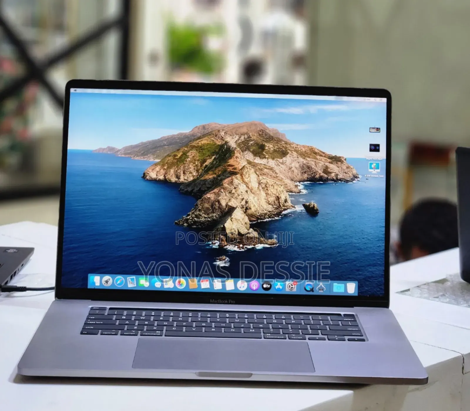 New Laptop Apple MacBook Pro 2019 32GB Intel Core i9 SSD 1T