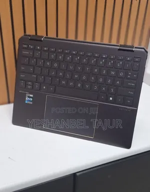 New Laptop HP Spectre X360 16GB Intel Core i5 SSD 1T
