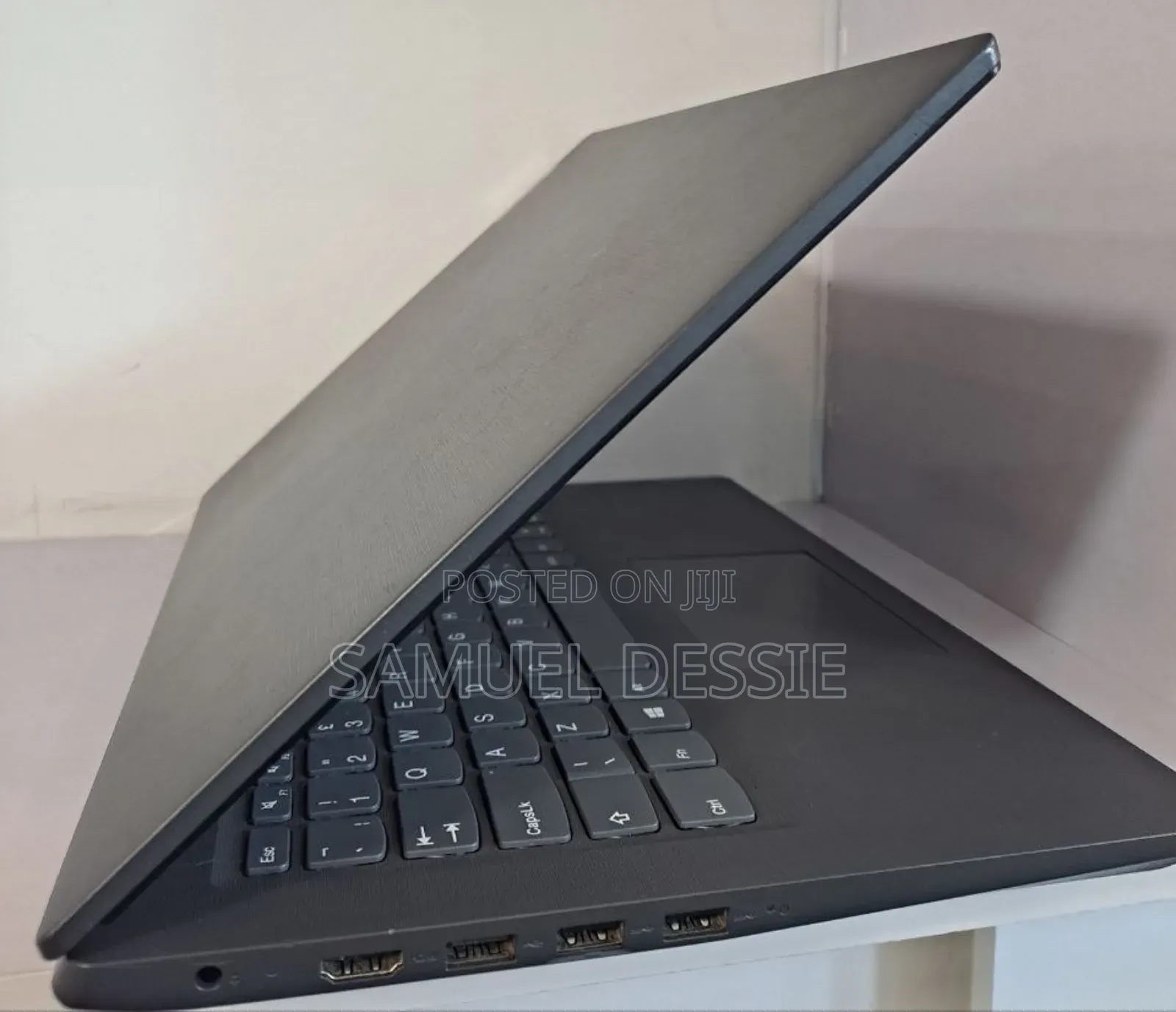 Laptop Lenovo 4GB Intel Celeron HDD+SSD 1T