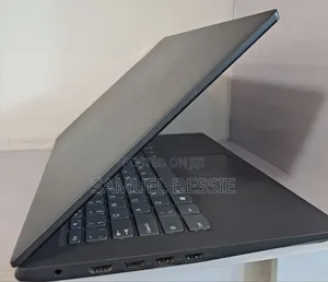 Laptop Lenovo 4GB Intel Celeron HDD+SSD 1T