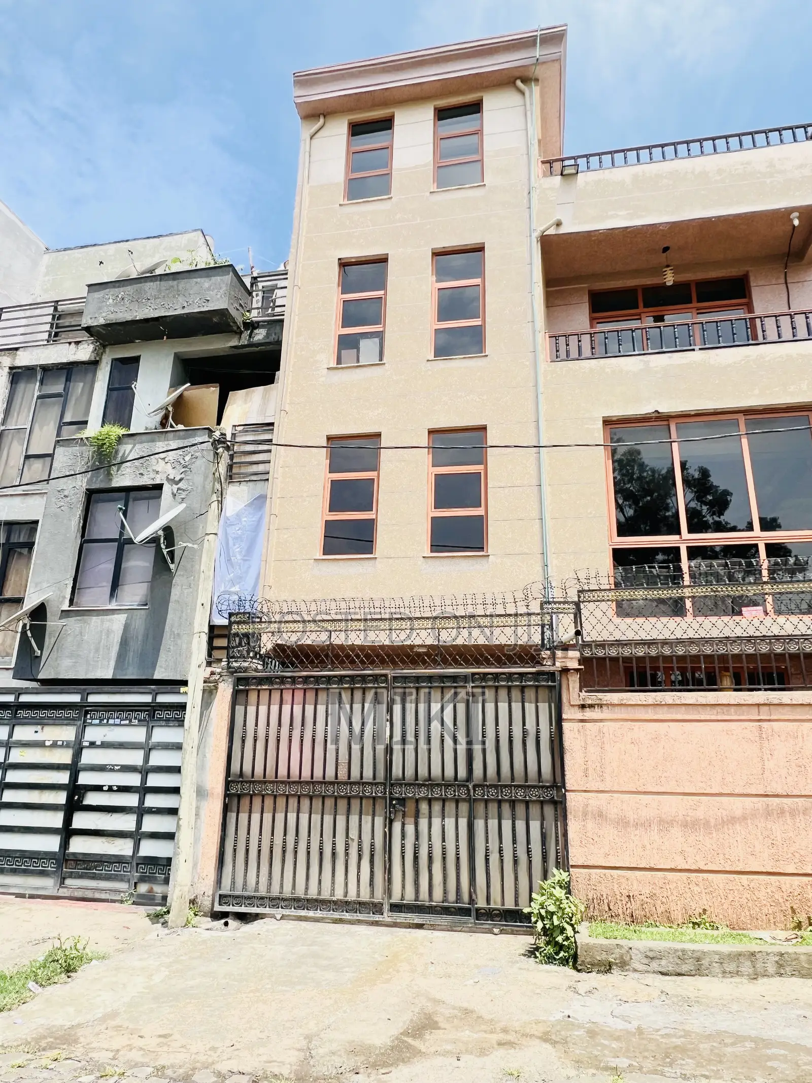 Furnished 5bdrm Townhouse/Terrace in Haile Garment, Nifas Silk-Lafto
