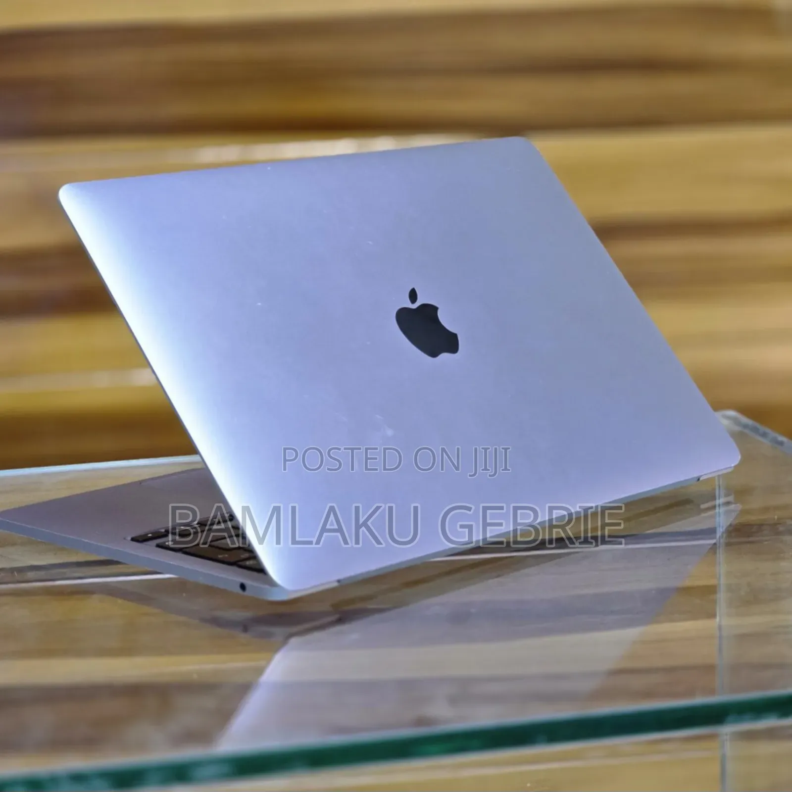 New Laptop Apple MacBook Air 2022 M2 8GB Apple M2 SSD 256GB