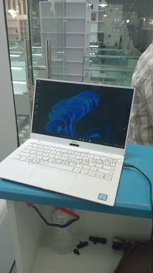 New Laptop Dell XPS 13 16GB Intel Core I7 SSD 512GB