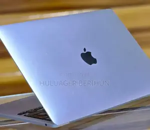 New Laptop Apple MacBook Pro 2022 M2 8GB Intel Core I7 SSD 256GB