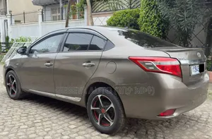 Toyota Yaris 2017 Silver