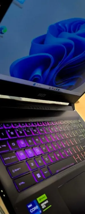 New Laptop Apple MacBook Pro M1 16GB Intel Core I7 SSD 512GB