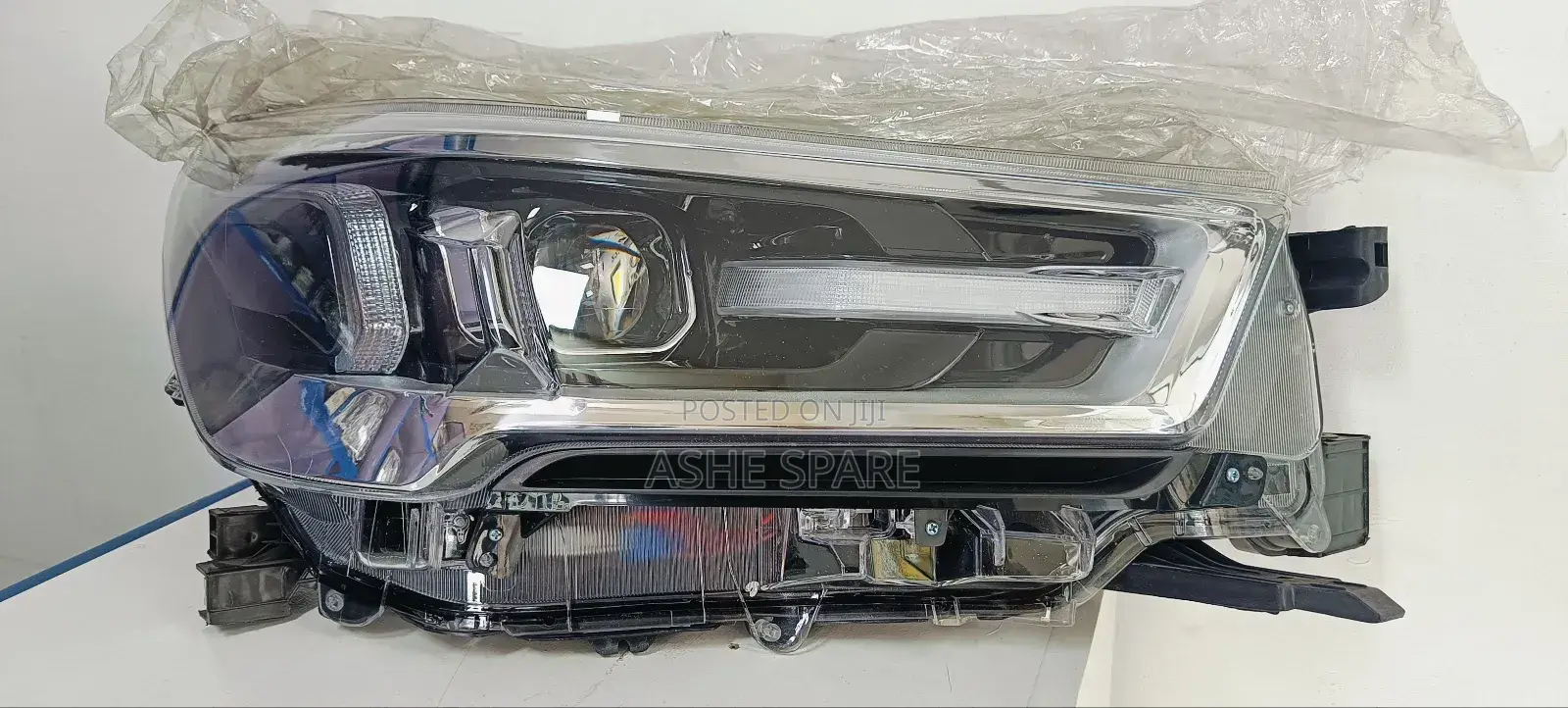 Toyota Invisible Head Lamp (የፊት ማብራት )