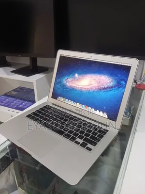 New Laptop Apple MacBook Air 2011 4GB Intel Core I5 SSD 128GB