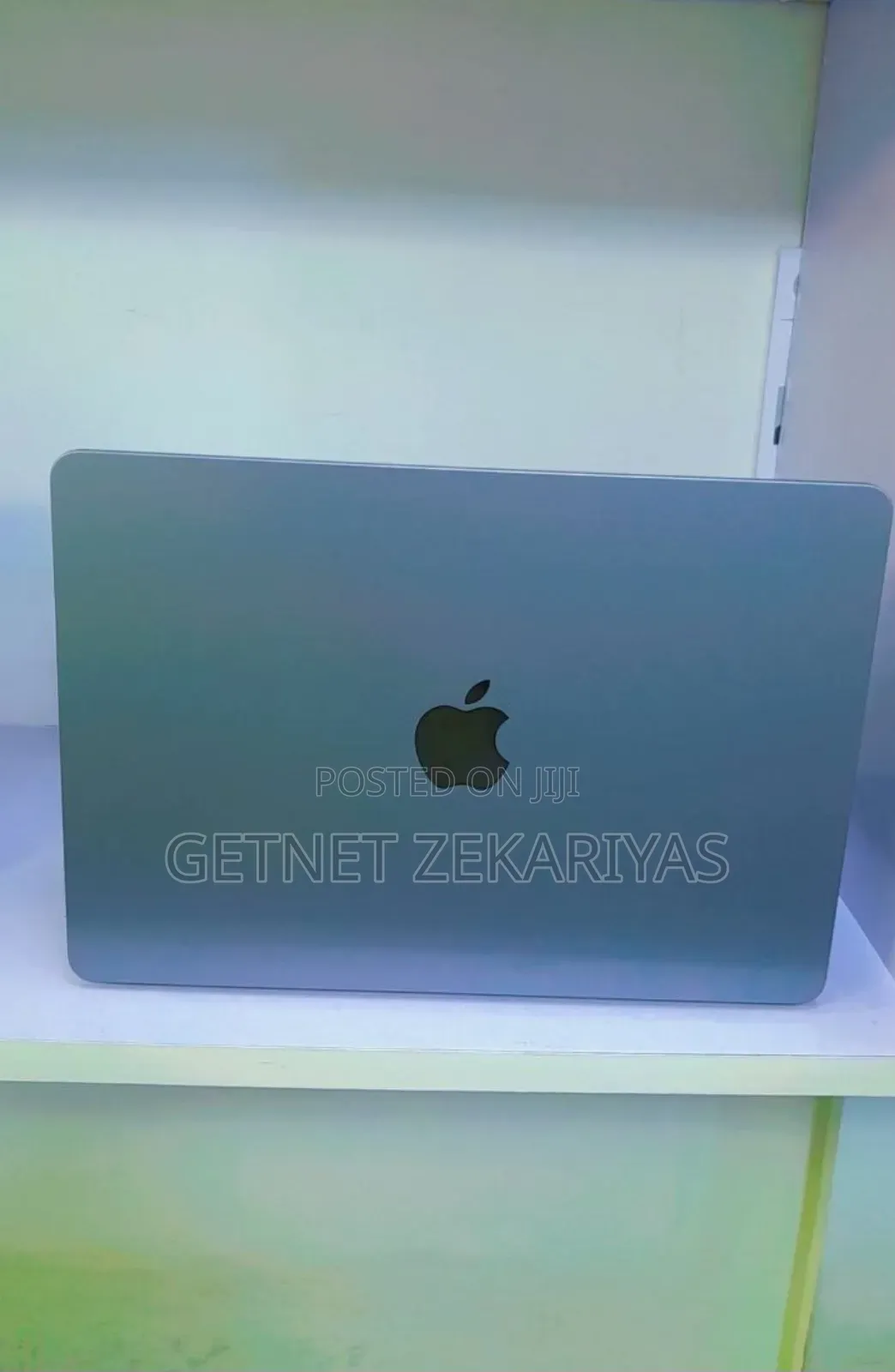 New Laptop Apple MacBook Air 2022 M2 16GB Apple M2 SSD 256GB