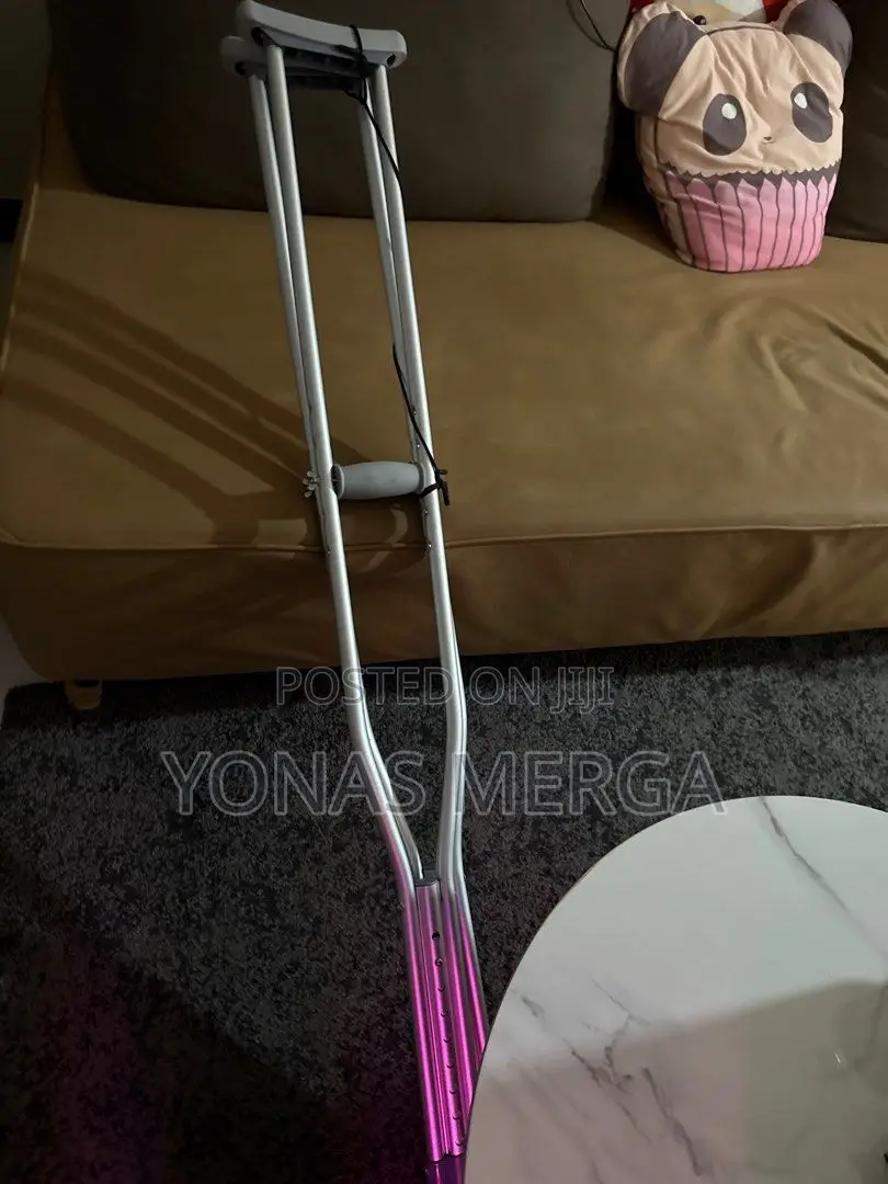 Crutches//Cructhes= Made of Aluminum
Armpit and Hand Parts