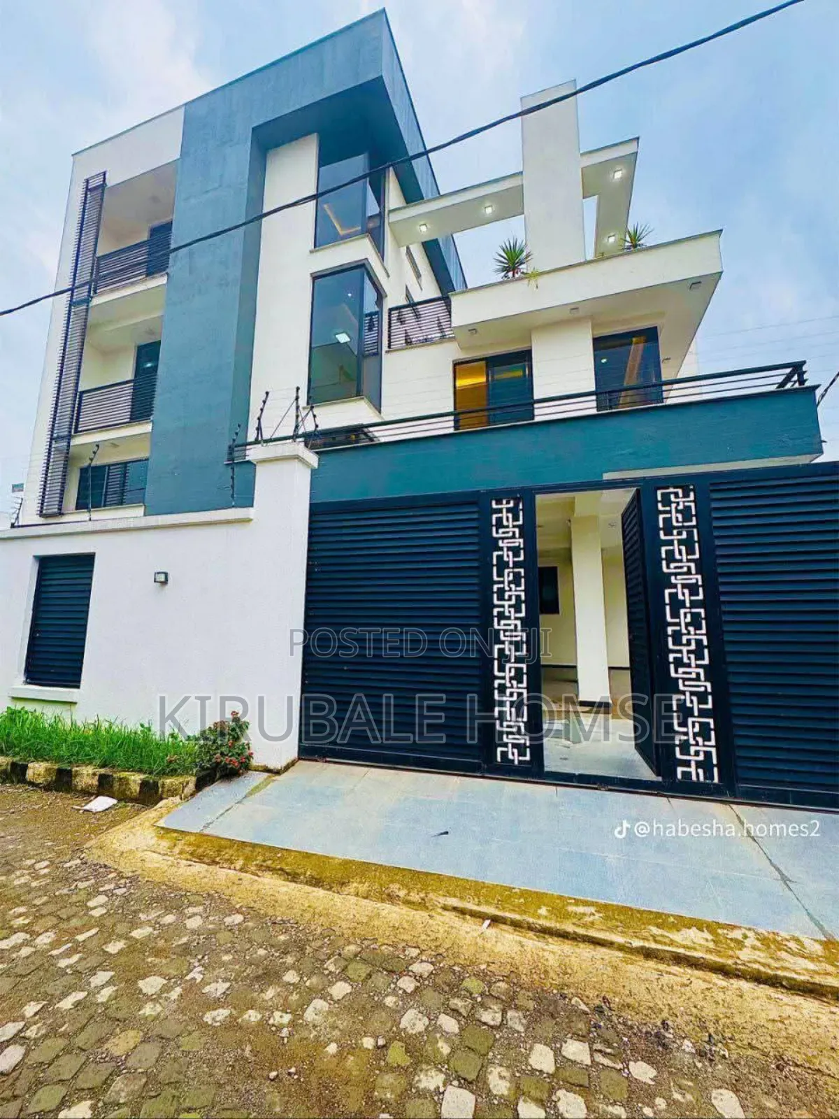 7bdrm Villa in Megenagnea   Totote, Bole for sale