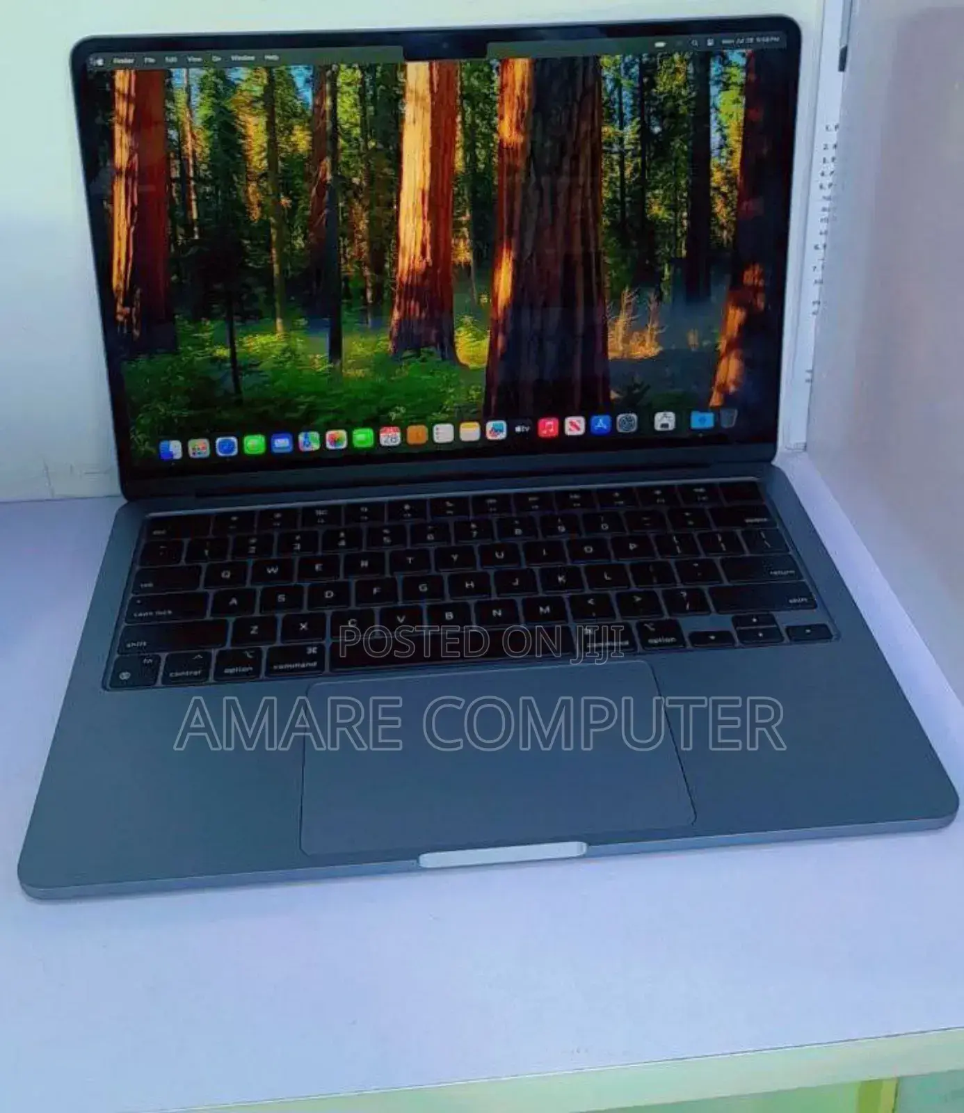 New Laptop Apple MacBook Air 2022 M2 16GB Apple M2 SSD 256GB