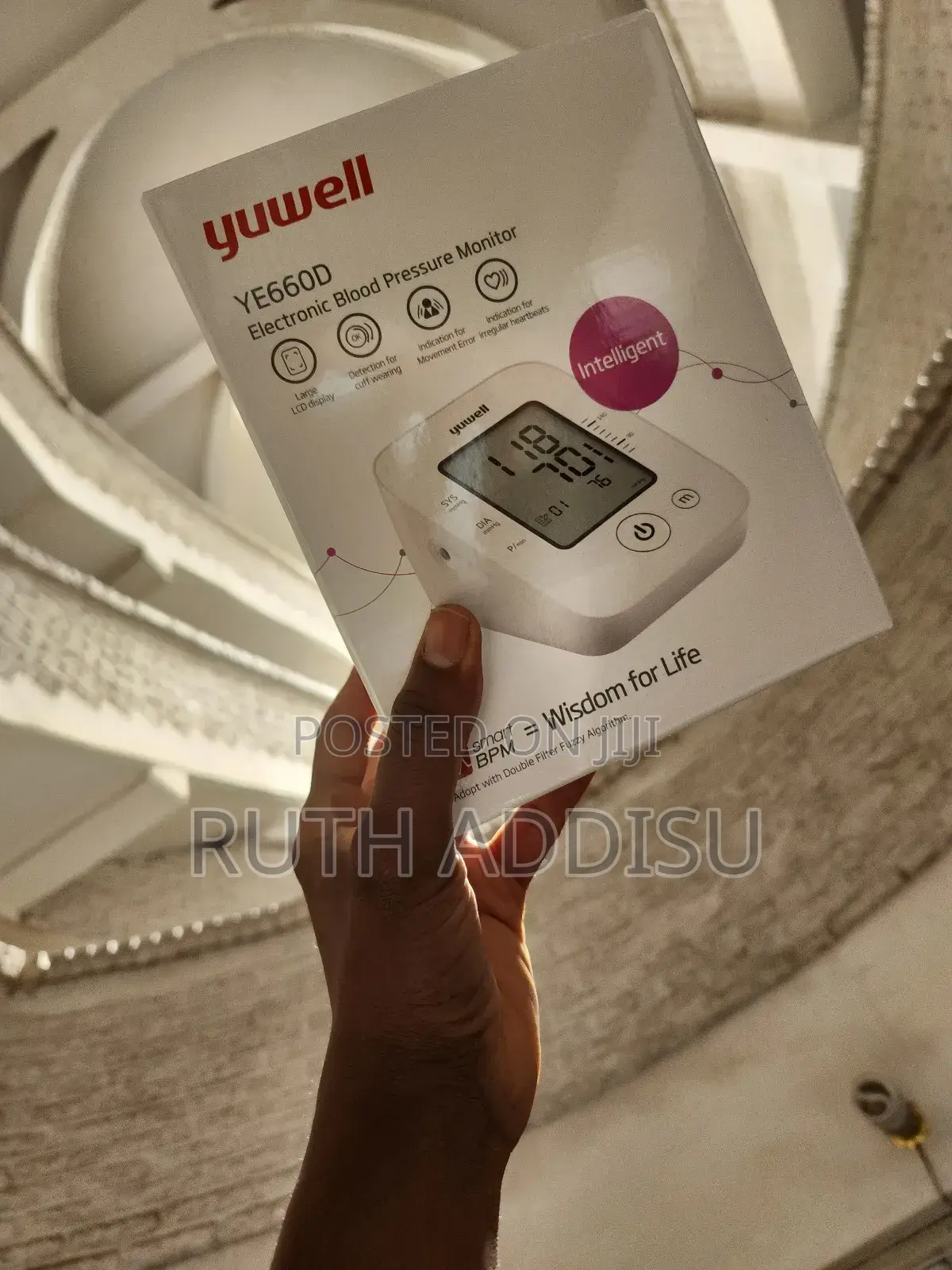 Digital Blood Pressuer Monitor衫也packed Blood Pressure Monior
