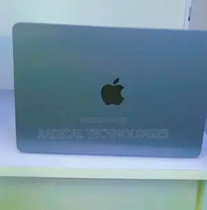 New Laptop Apple MacBook Air 2022 M2 16GB Intel Core I7 SSD 256GB