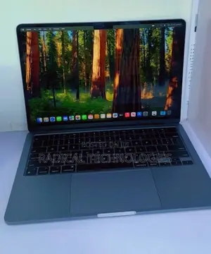 New Laptop Apple MacBook Air 2022 M2 16GB Intel Core I7 SSD 256GB