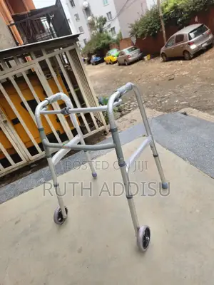 Walker With Frontal Wheel Medical真是walker鋊我top Walker