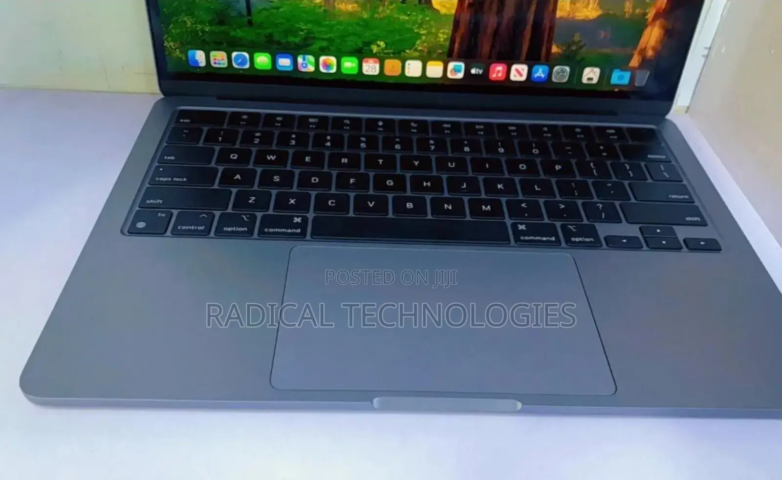 New Laptop Apple MacBook Air 2022 M2 16GB Intel Core I7 SSD 256GB
