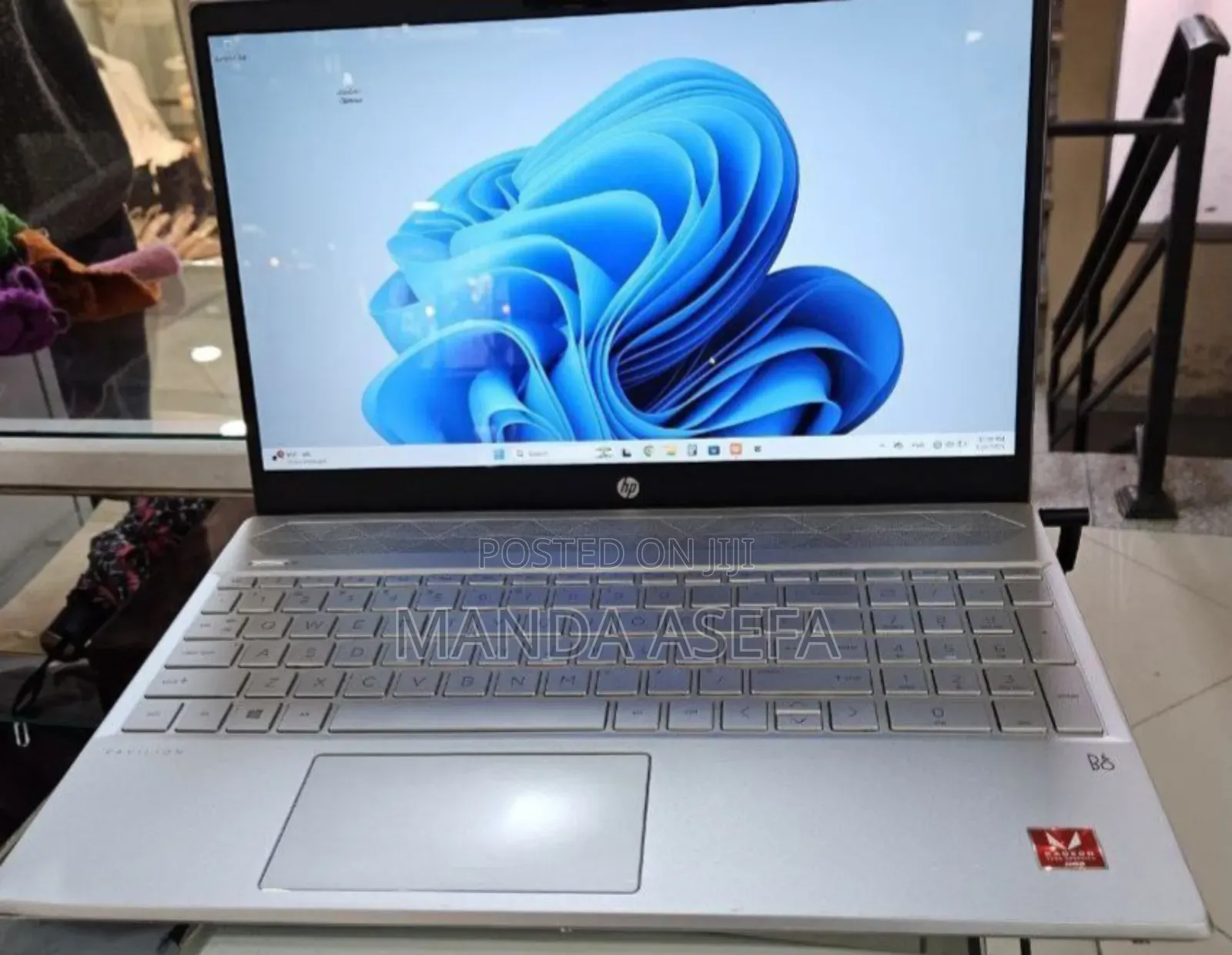 New Laptop HP Pavilion 15 8GB AMD Ryzen 3 SSD 256GB