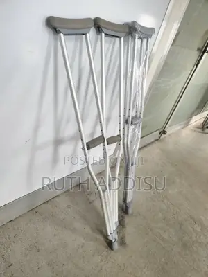 Crutches腕表crutches軍人crutches腔裏crutches墳地crutches墾荒crutches