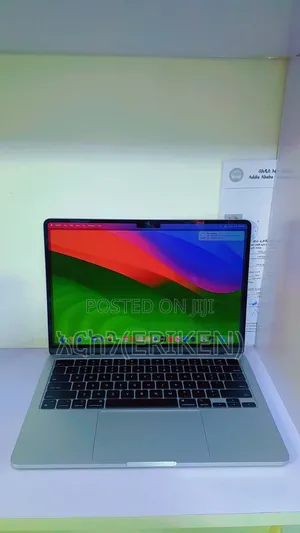 New Laptop Apple MacBook Air 2024 M3 13-Inch 16GB Apple M3 SSD 512GB