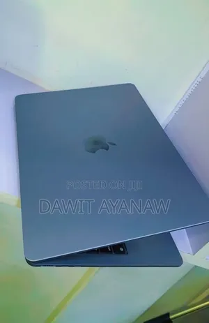 New Laptop Apple MacBook Air 2022 M2 16GB Apple M2 SSD 256GB