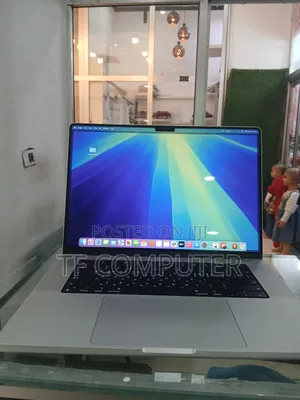 New Laptop Apple MacBook Pro 2021 M1 16GB Apple M1 Pro SSD 1T