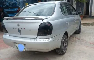 Toyota Platz 2002 Silver