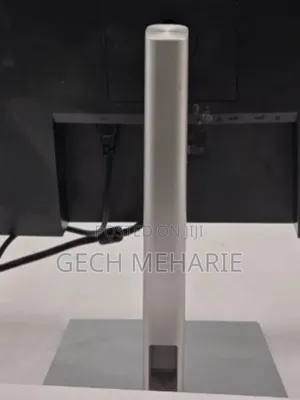 Dell P3223qe – 31.5′′ Monitor
 Display: